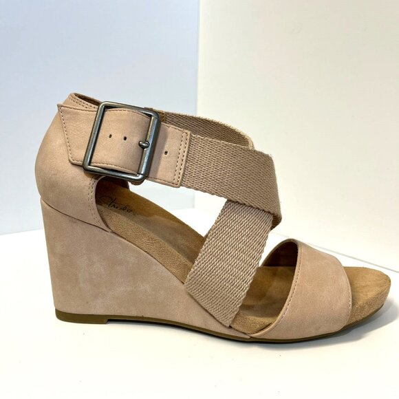 Life Stride Soft System Hayden Women's Beige Faux Leather Wedge Heels Size 6.5M - Picture 2 of 5